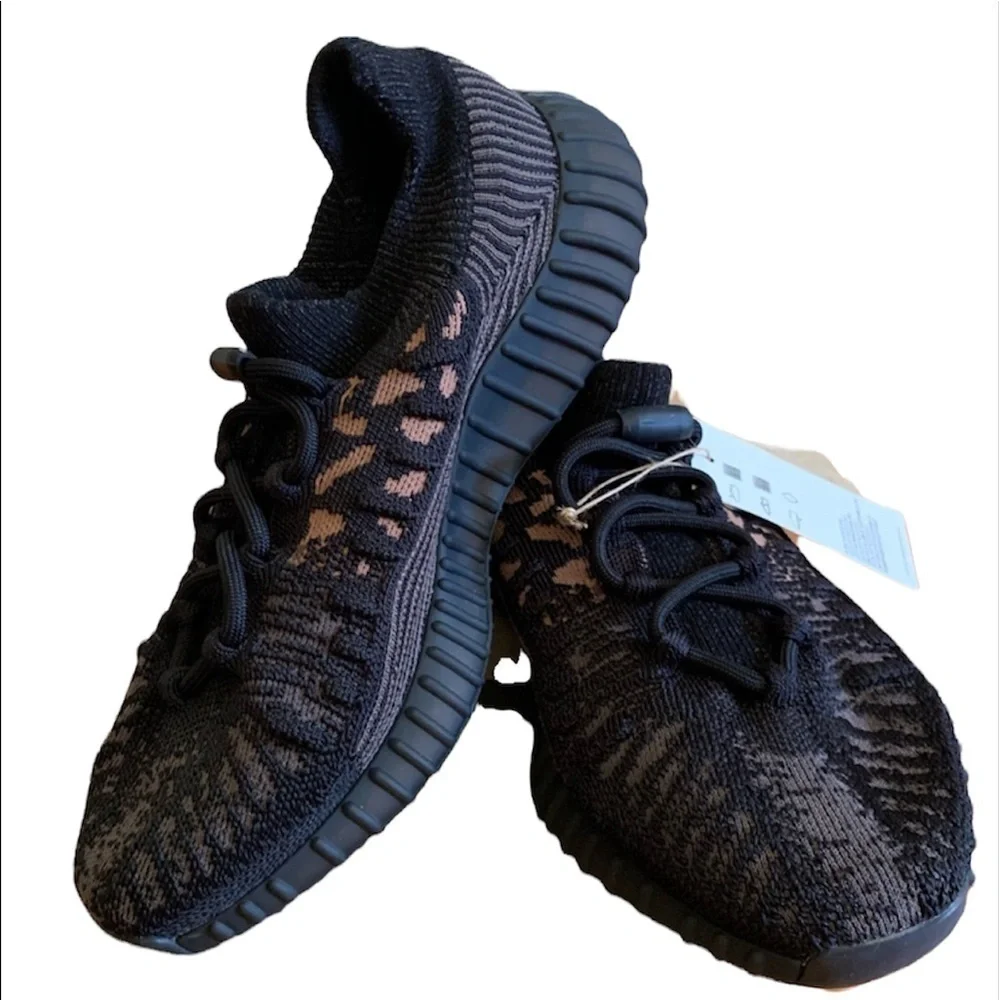 YEEZY ADIDAS Black Brown women’s 8.5 men’s 7 Sneakers Shoes 350 V2 C… - Picture 2 of 12